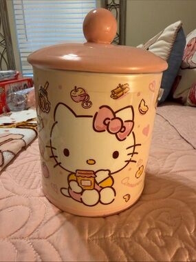 Hello Kitty Ceramic Treat Canister - Pink & Cream